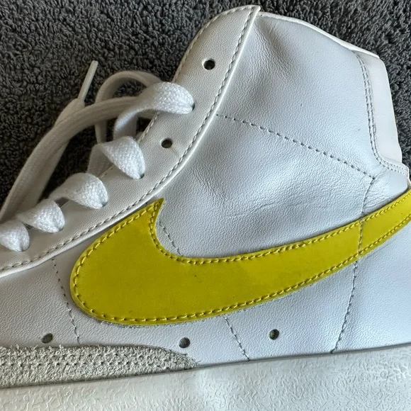 Nike Blazer Mid 77 Vintage Sneakers - Men 6.5 - Barely Worn - Picture 7 of 12